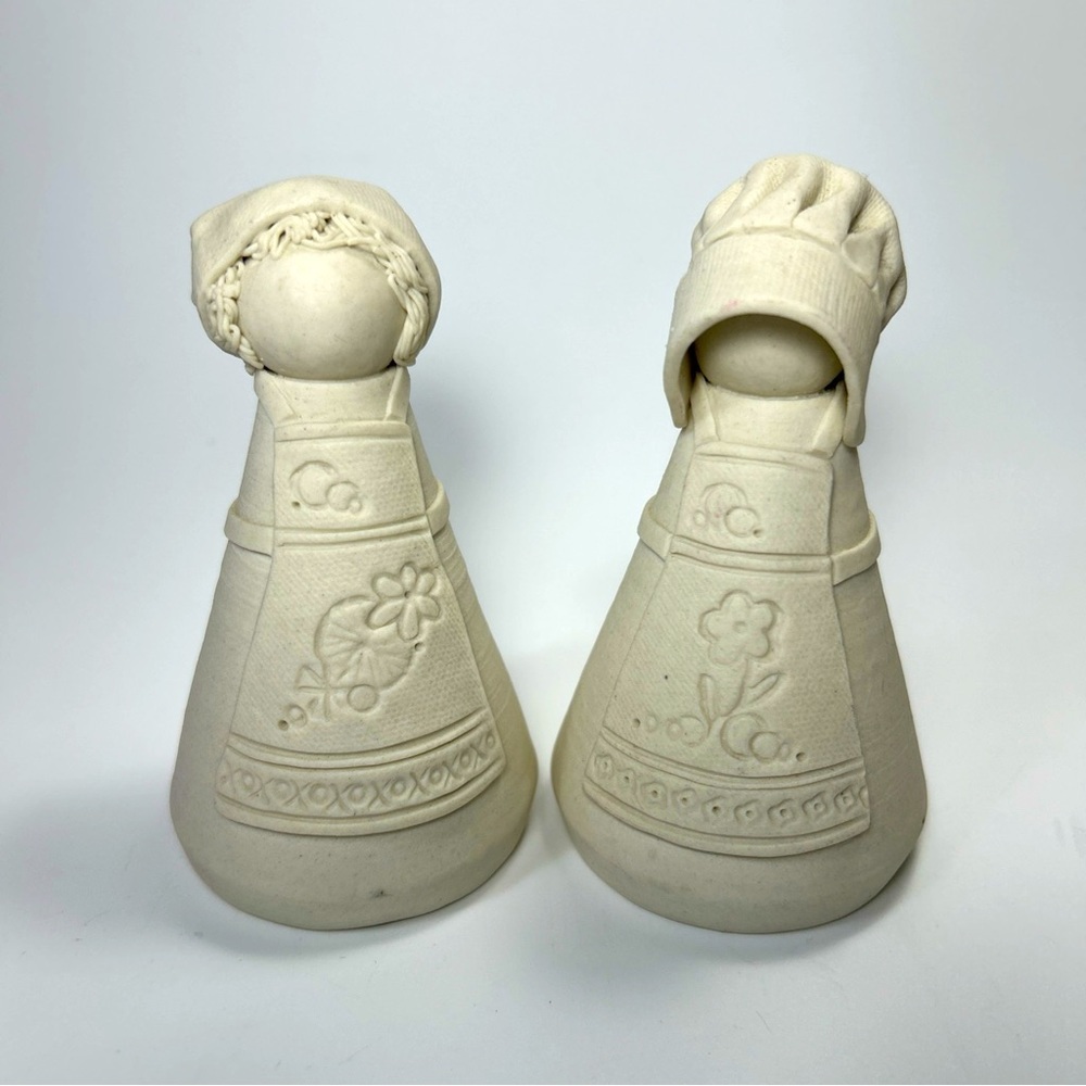 Milne studio pottery Amish figurines shelf sitters